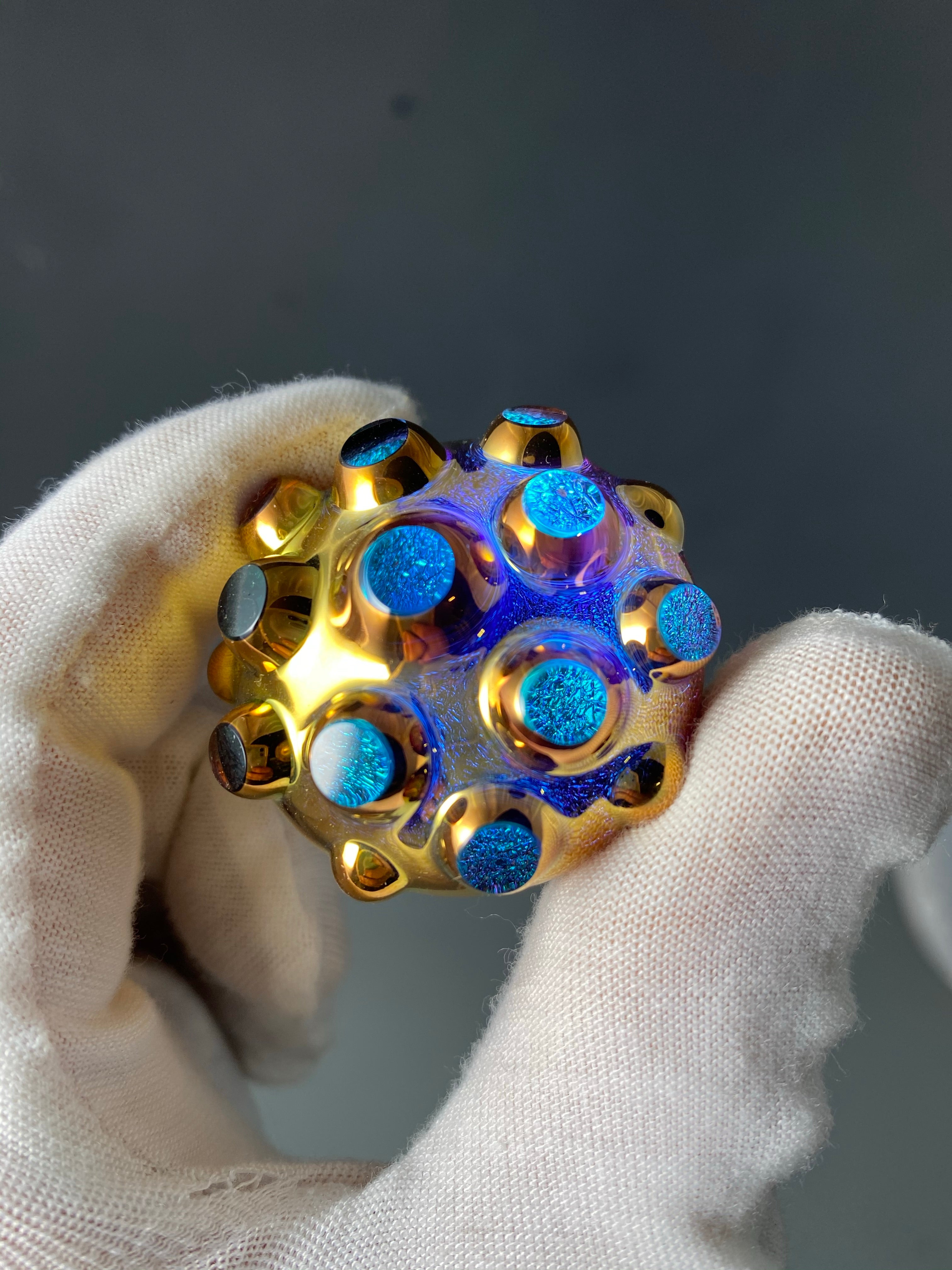 Golden Nodule Spinner Cap. (Golden sapphire)
